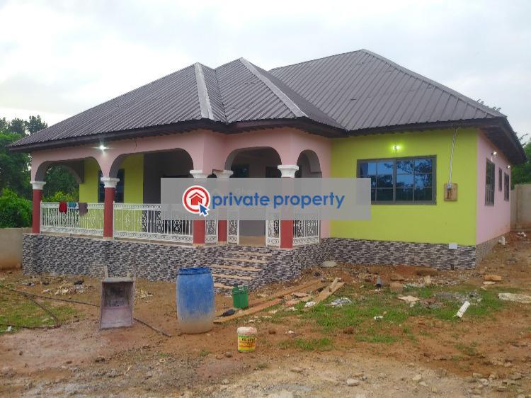 4 bedroom House For Sale &nbsp;noboam On Ejisu Accra Road. Ejisu-Juaben Municipal Ashanti - 0