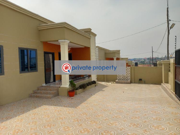 4 bedroom House For Sale &nbsp;kronum Near Suame. Kumasi Metropolitan Ashanti - 2