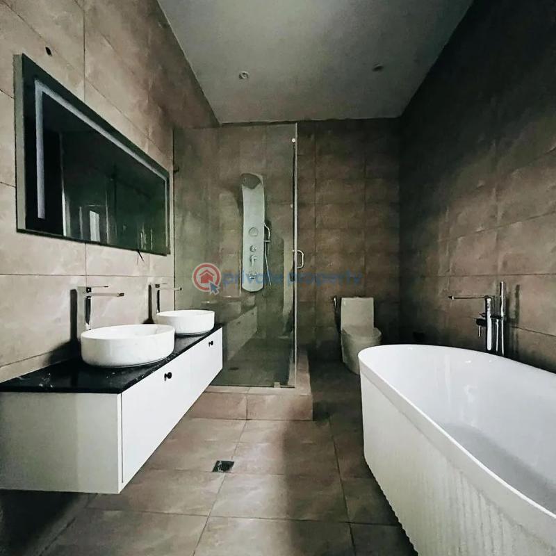 5 bedroom House For Sale Ashaley Botwe School Junction East Legon Accra - 7