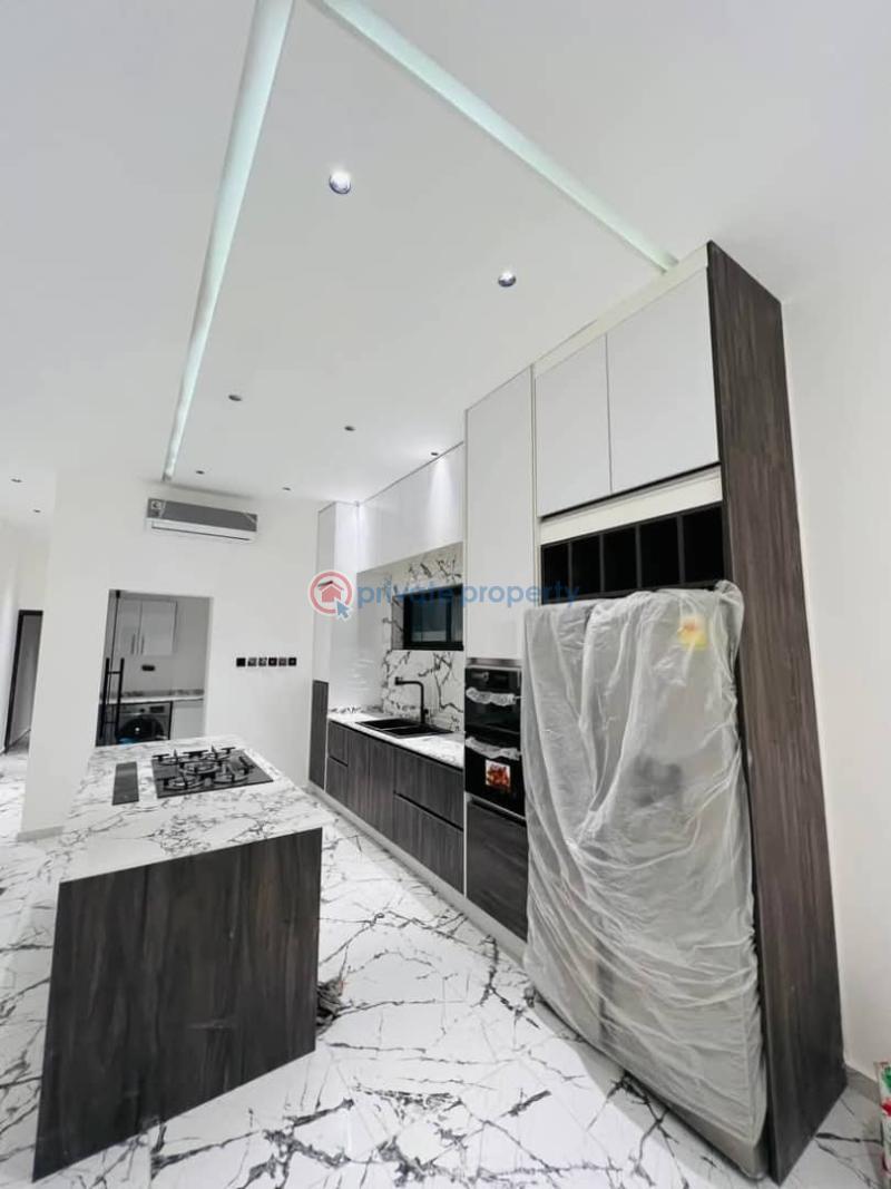 5 bedroom House For Sale Botwe School Junction School Junction East Legon Accra - 8
