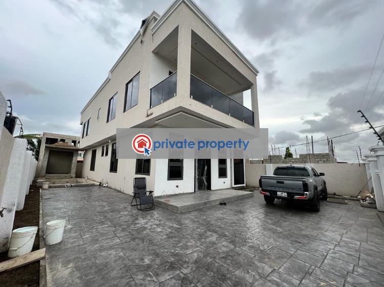 4 bedroom House For Sale &nbsp;lashibi spintex Accra Metropolitan  - 10