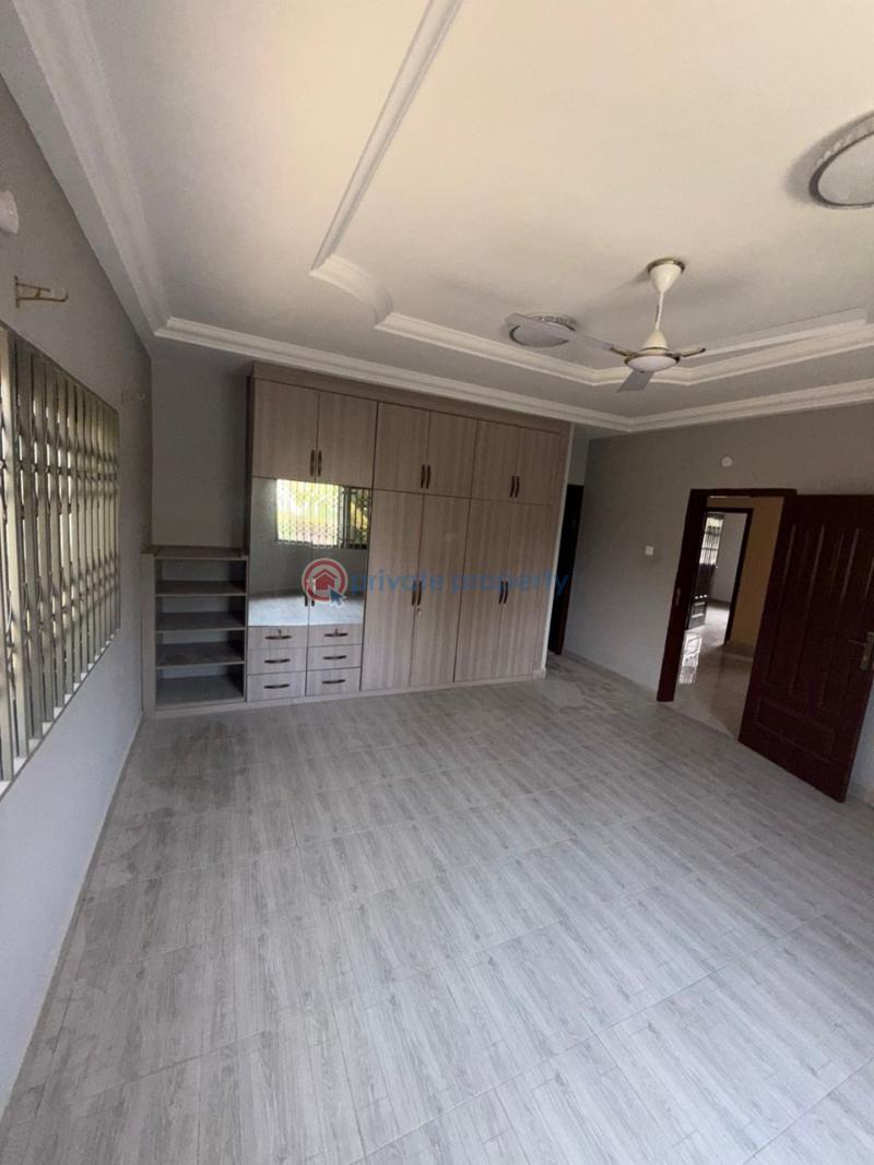 4 bedroom Block of Flats For Rent Exhibition Near Seven Great Dansoman Accra - 7