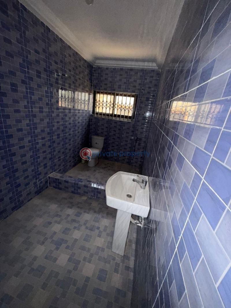 4 bedroom Block of Flats For Rent Exhibition Near Seven Great Dansoman Accra - 6