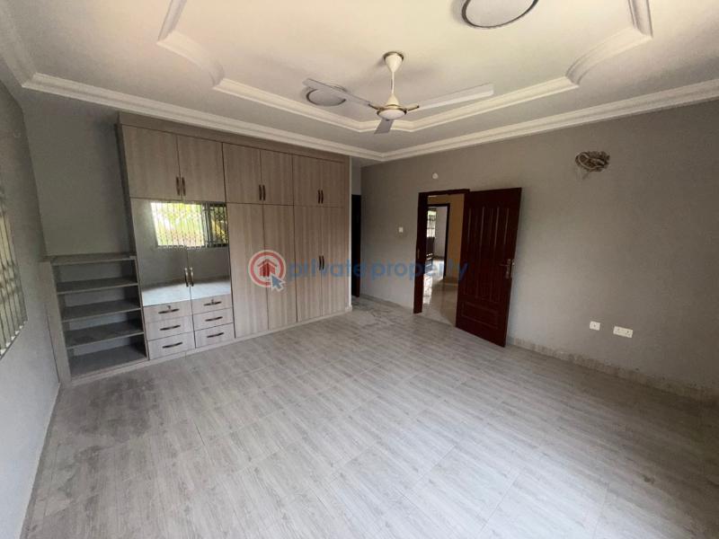 4 bedroom Block of Flats For Rent Exhibition Near Seven Great Dansoman Accra - 4