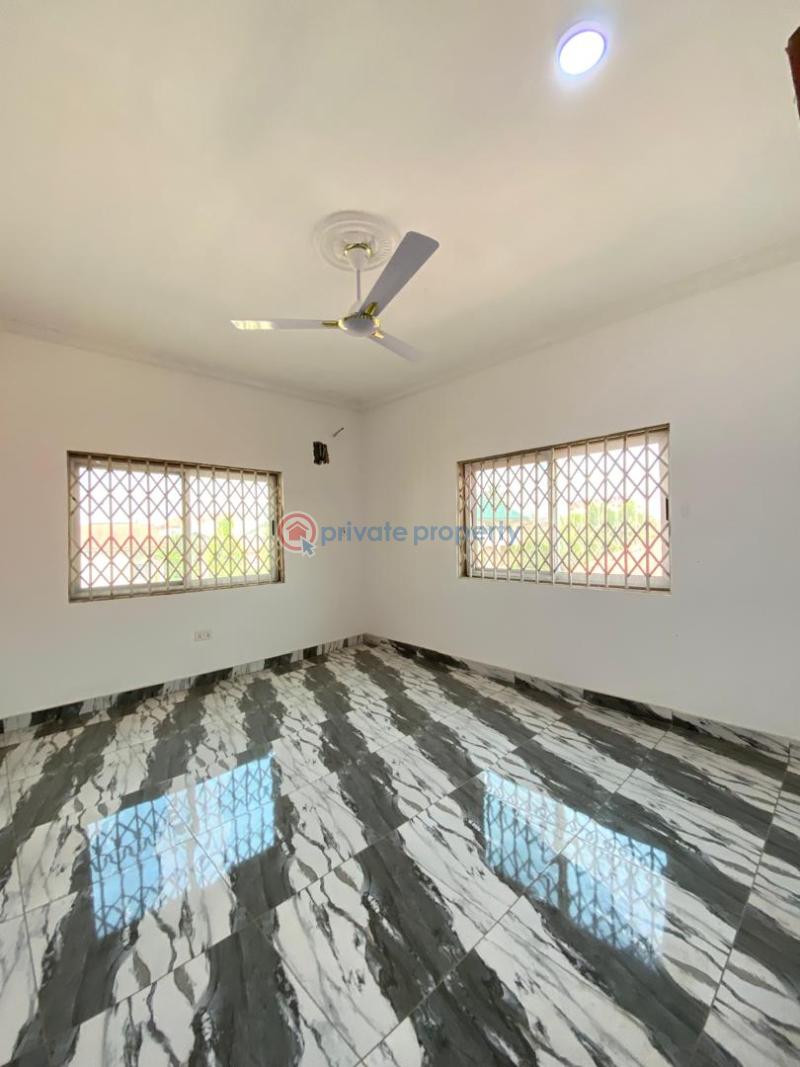 10 bedroom Terraced Duplex For Sale Spintex Community Baatsona. Comm 18 Spintex Accra - 11