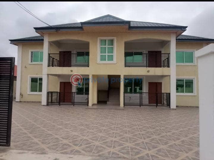 House For Sale Com 18 Comm 18 Spintex Accra - 0