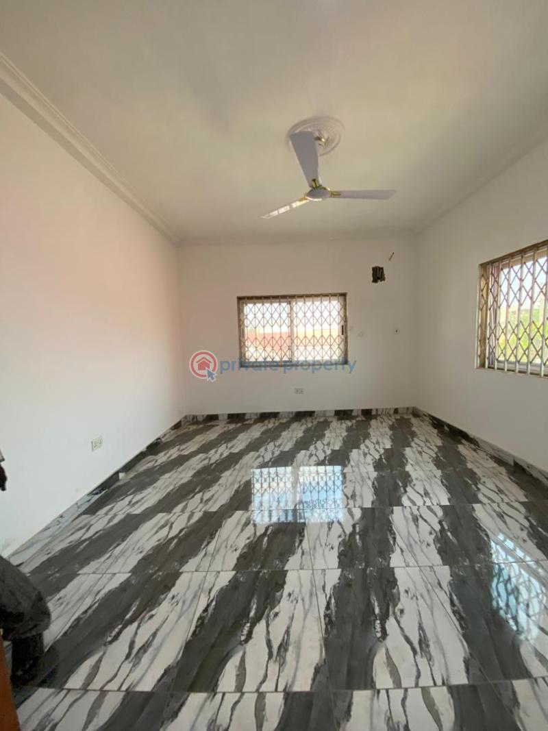 House For Sale Com 18 Comm 18 Spintex Accra - 11