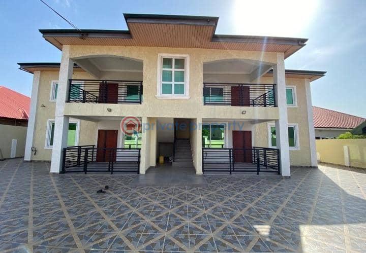 House For Sale Com 18 Comm 18 Spintex Accra - 1