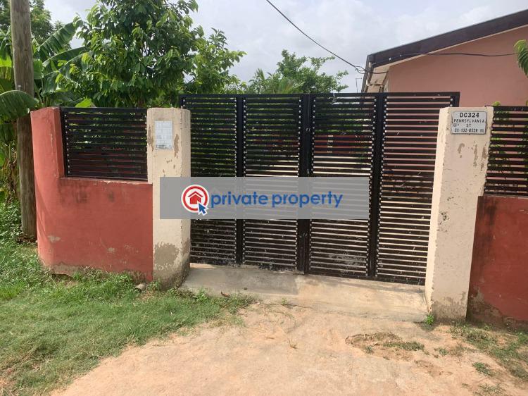 4 bedroom Detached Bungalow For Sale &nbsp;kasoa Tv3 Area Ofaakor Accra Metropolitan  - 3