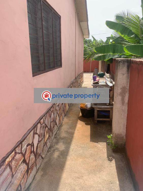 4 bedroom Detached Bungalow For Sale &nbsp;kasoa Tv3 Area Ofaakor Accra Metropolitan  - 1