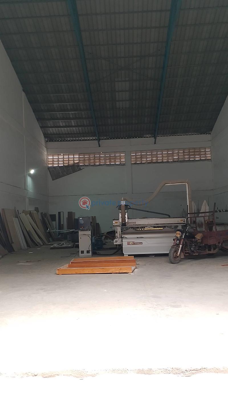 Warehouse For Rent Spintex Manet Junction. Spintex Road Accra - 4