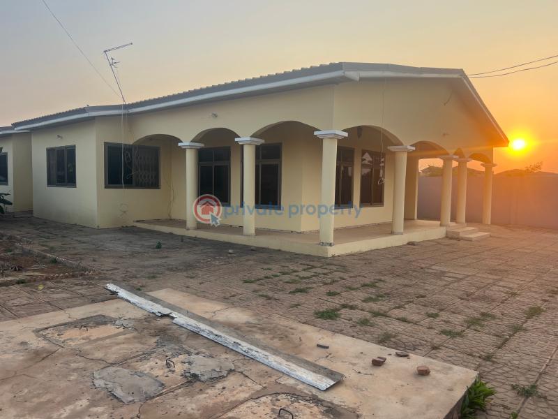 4 bedroom House For Sale Behind Devtraco Estate Dawhenya Ningo Prampram District Accra - 3