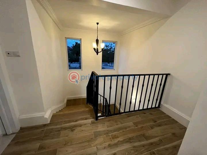 4 bedroom House For Sale East Airport Airport Residential Area Accra - 1