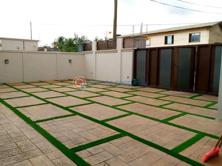 4 bedroom House For Sale Mempasem Abdijan Avenue East Legon Accra - 13