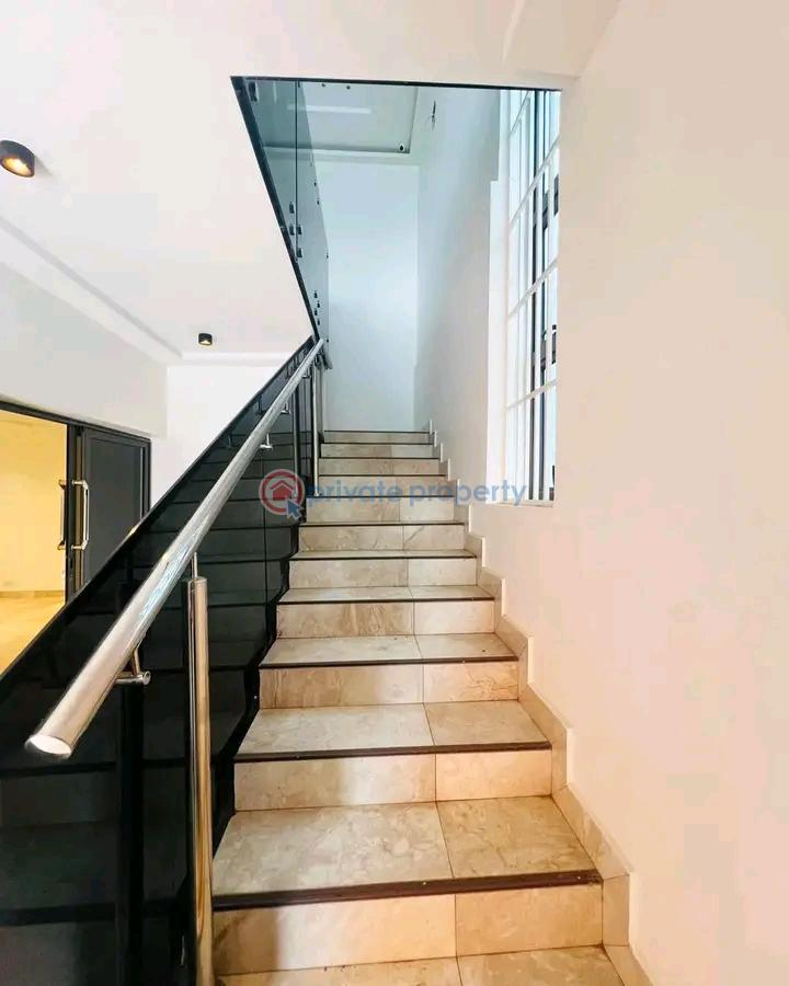 4 bedroom Townhouse For Sale Ogbojo La Nkwantanang Madina Municipal Accra - 5