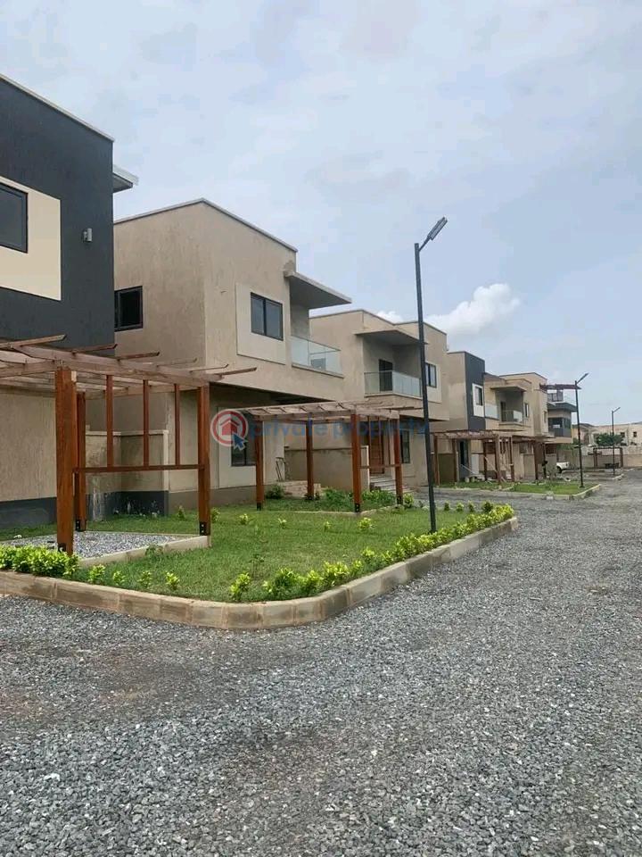 4 bedroom House For Sale Pantang Junction Agya Herbal Ga East Municipal Accra - 9