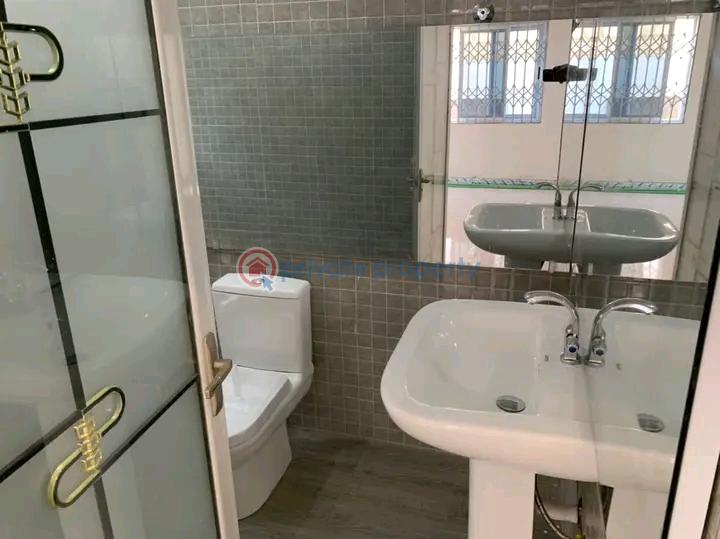 4 bedroom House For Sale Community 25 Tema Accra - 8