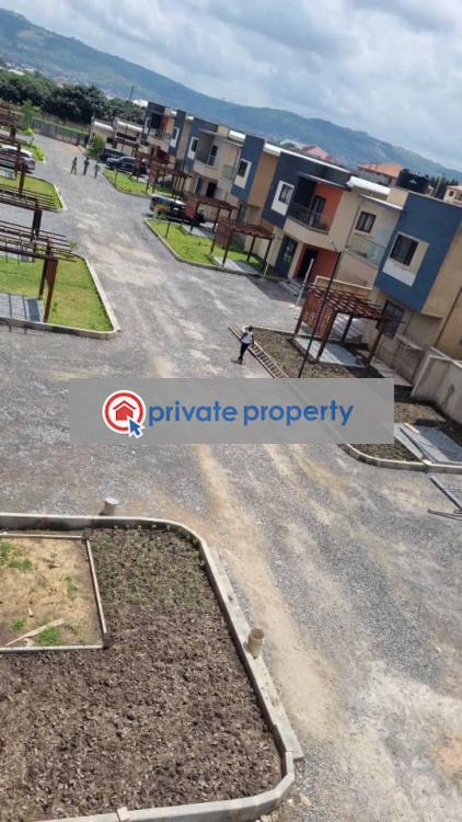 4 bedroom Semi detached Duplex For Sale &nbsp;adenta Road Oyarifa La Nkwantanang Madina Municipal Accra - 4