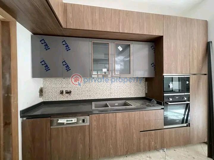 4 bedroom Townhouse For Sale East Airport Airport Residential Area Accra - 4