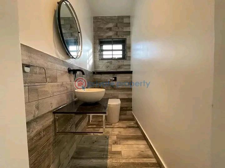 4 bedroom Townhouse For Sale East Airport Airport Residential Area Accra - 0