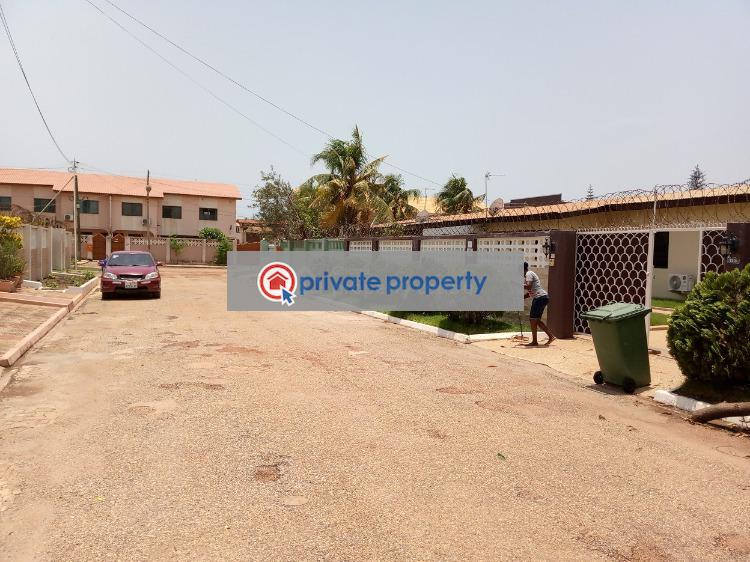 4 bedroom Semi detached Bungalow For Sale &nbsp;sakumono Accra Metropolitan  - 0