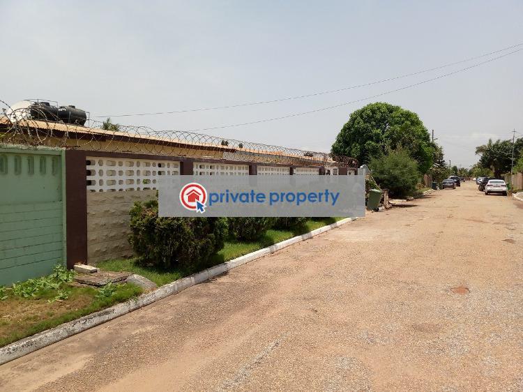 4 bedroom Semi detached Bungalow For Sale &nbsp;sakumono Accra Metropolitan  - 1