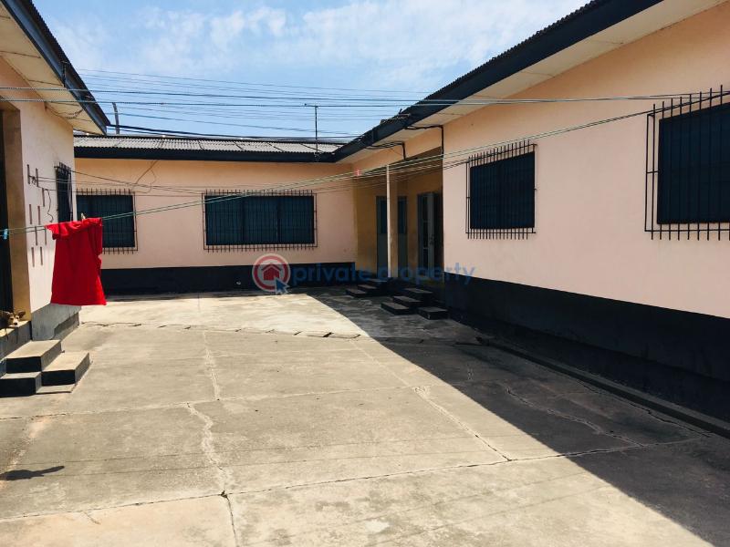 6 bedroom Detached Bungalow For Sale Official Town Odorkor Accra - 1