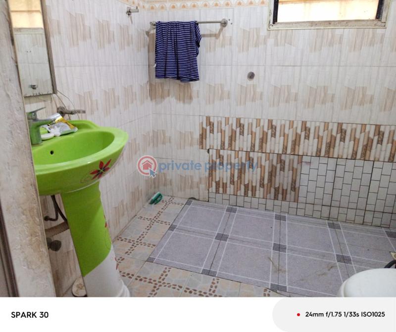 4 bedroom House For Sale Manhean Cemetery Glass House Accra Metropolitan  - 3