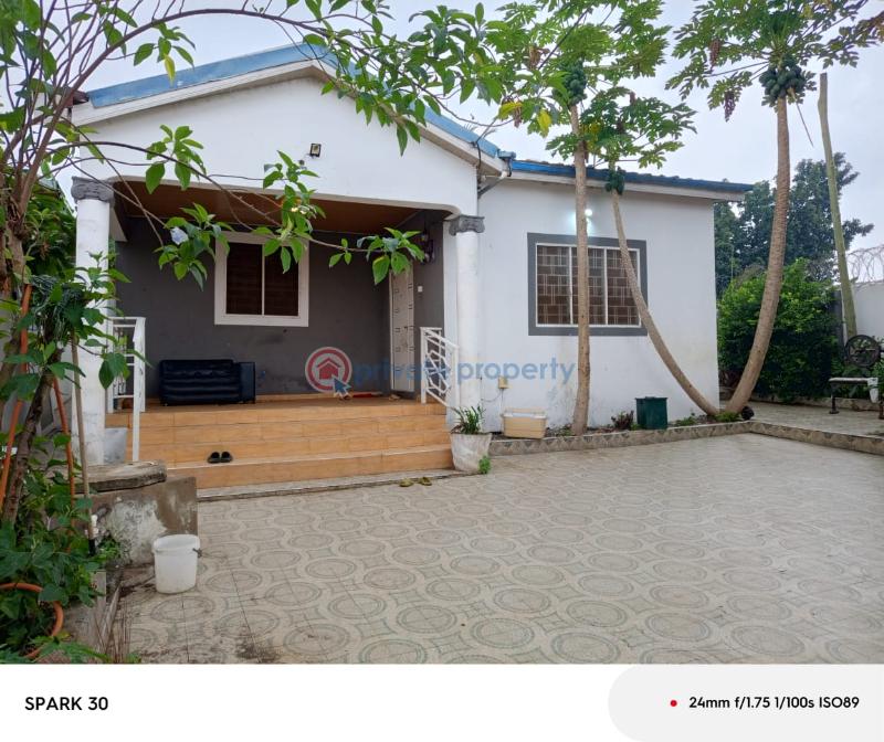 4 bedroom House For Sale Manhean Cemetery Glass House Accra Metropolitan  - 0