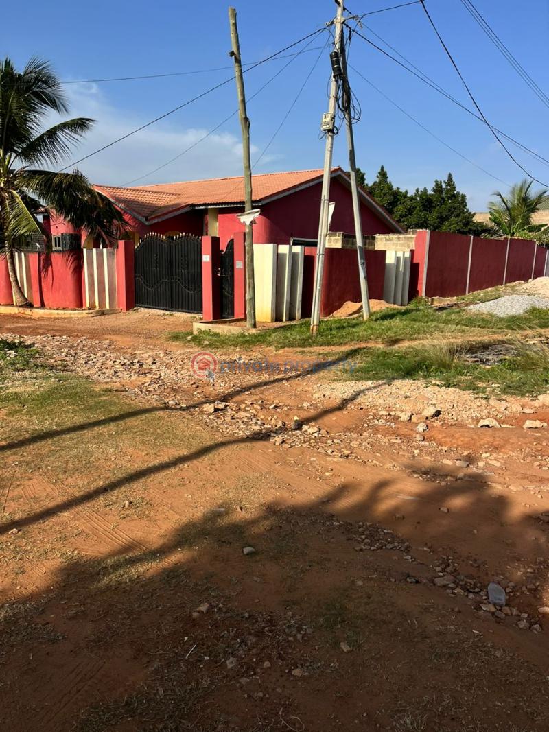 4 bedroom House For Sale Gbawe Cp McCarthy Hill Ga South Municipal Accra - 3