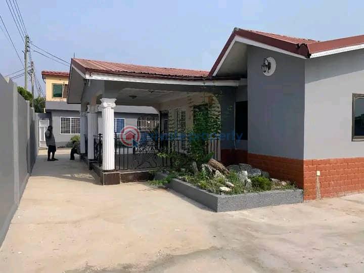4 bedroom House For Sale Roundabout Area Dansoman Accra - 0