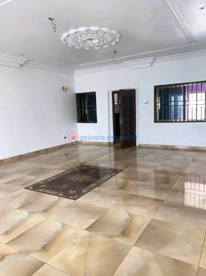 4 bedroom House For Sale Roundabout Area Dansoman Accra - 5