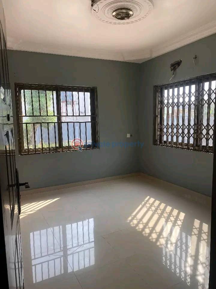 4 bedroom House For Sale Roundabout Area Dansoman Accra - 7