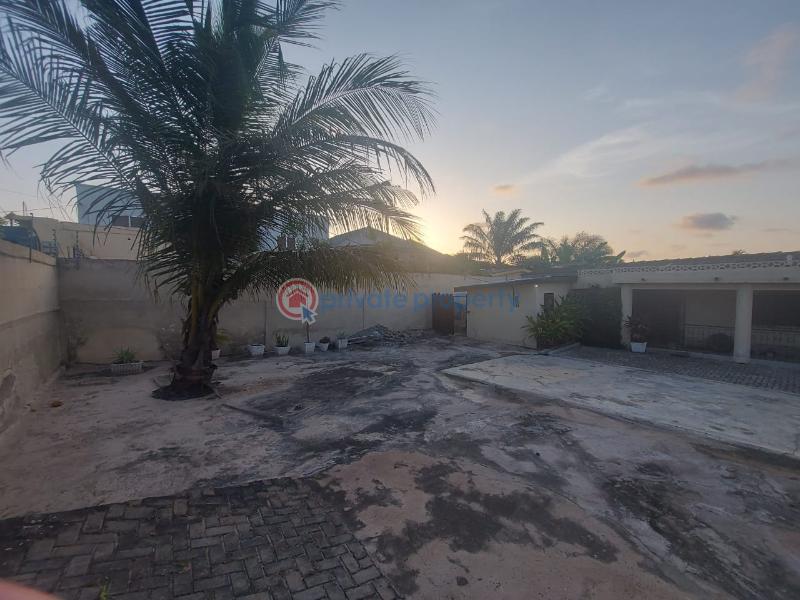 5 bedroom Detached Bungalow For Sale Official Town Tarred Road Odorkor Accra - 2