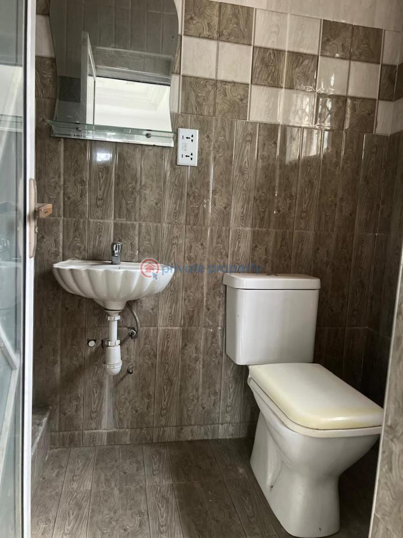 5 bedroom Detached Bungalow For Sale New Weija Choice Weija Ga South Municipal Accra - 13