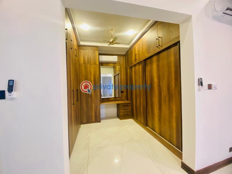 5 bedroom House For Sale Sakumono Celebrity Golf Estate Tema West Municipal District Accra - 1