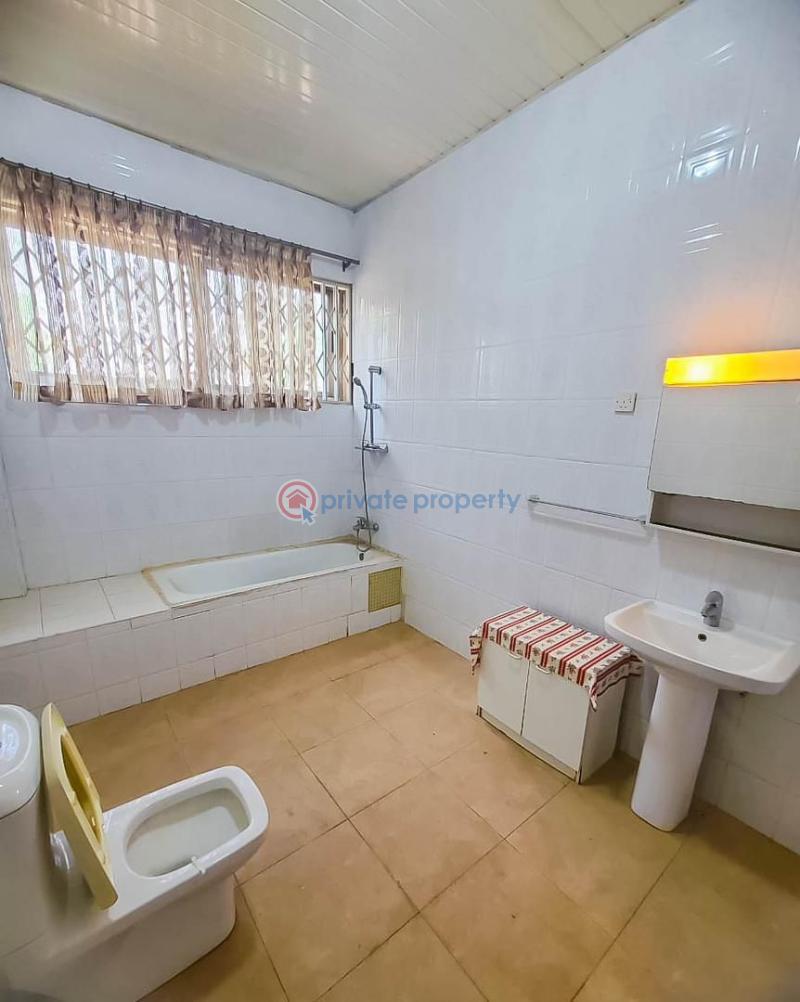 5 bedroom House For Sale comm 25 Tema Accra - 9