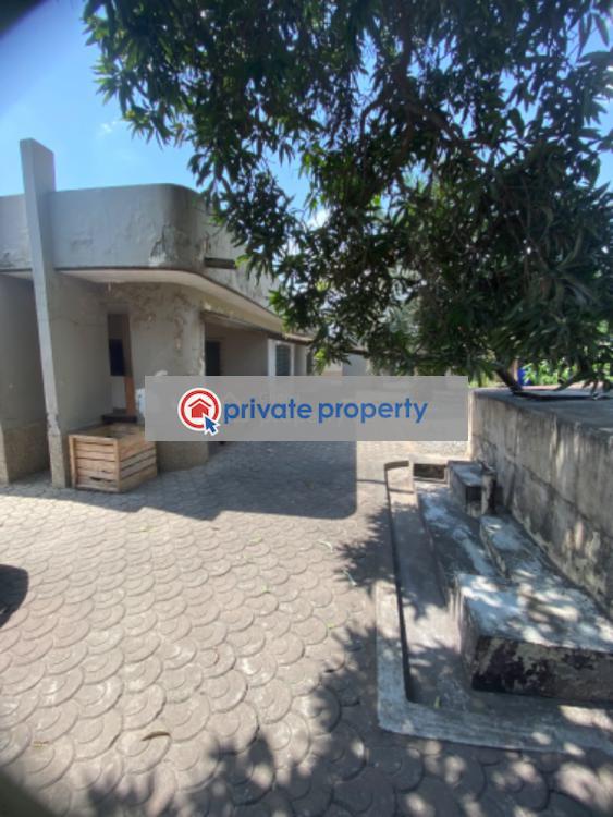 5 bedroom Detached Bungalow For Sale &nbsp;dome Pillar 2 Behind Atomic Dome Ga East Municipal Accra - 2