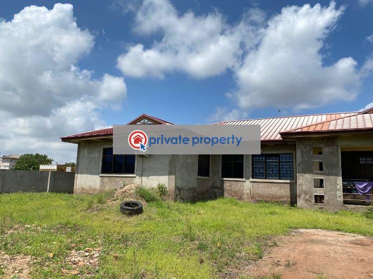 5 bedroom House For Sale &nbsp;malejor Oyibi Accra - 1