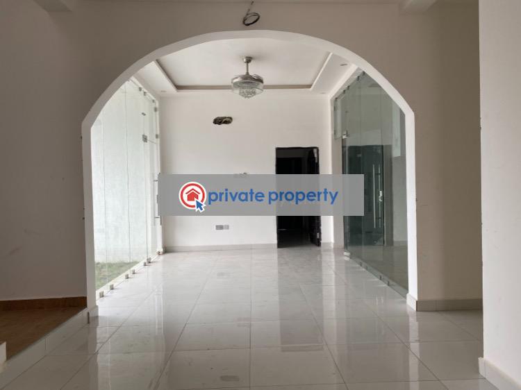 5 bedroom House For Sale &nbsp;roman Ridge Accra Metropolitan  - 1