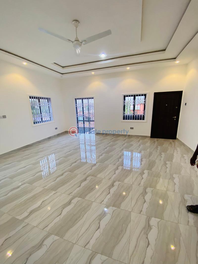 5 bedroom Detached Duplex For Sale Behind Lindsay Garden Achimota Mall Close To The Achimota Mall Accra - 9