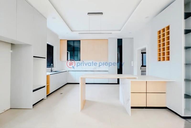 5 bedroom House For Sale East Airport Spintex Accra - 2