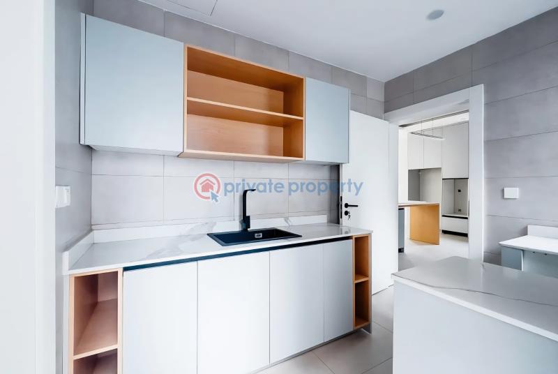 5 bedroom House For Sale East Airport Spintex Accra - 3