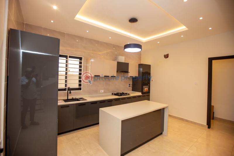 5 bedroom House For Sale Lakeside Estate, Community 8 Lakeside Estates. Adenta Municipal Accra - 2