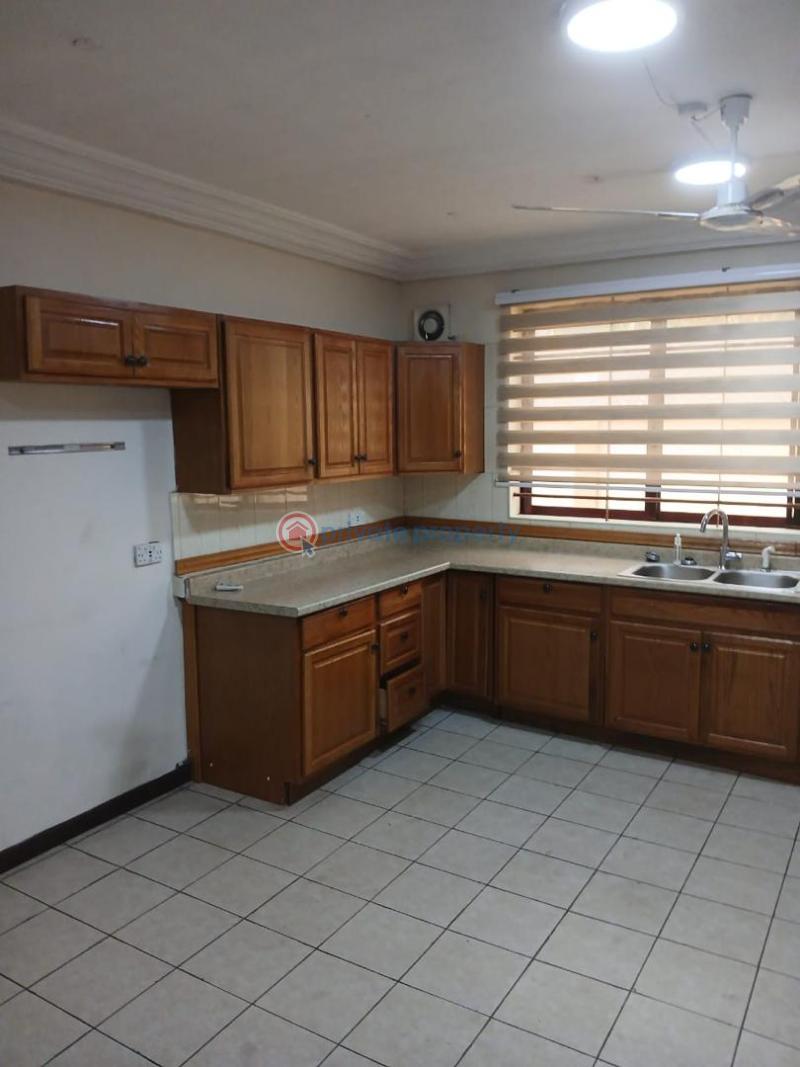 5 bedroom House For Sale North Labone Accra - 3