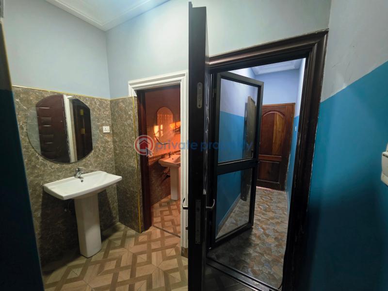 5 bedroom House For Sale Comm 18 Spintex Accra - 8