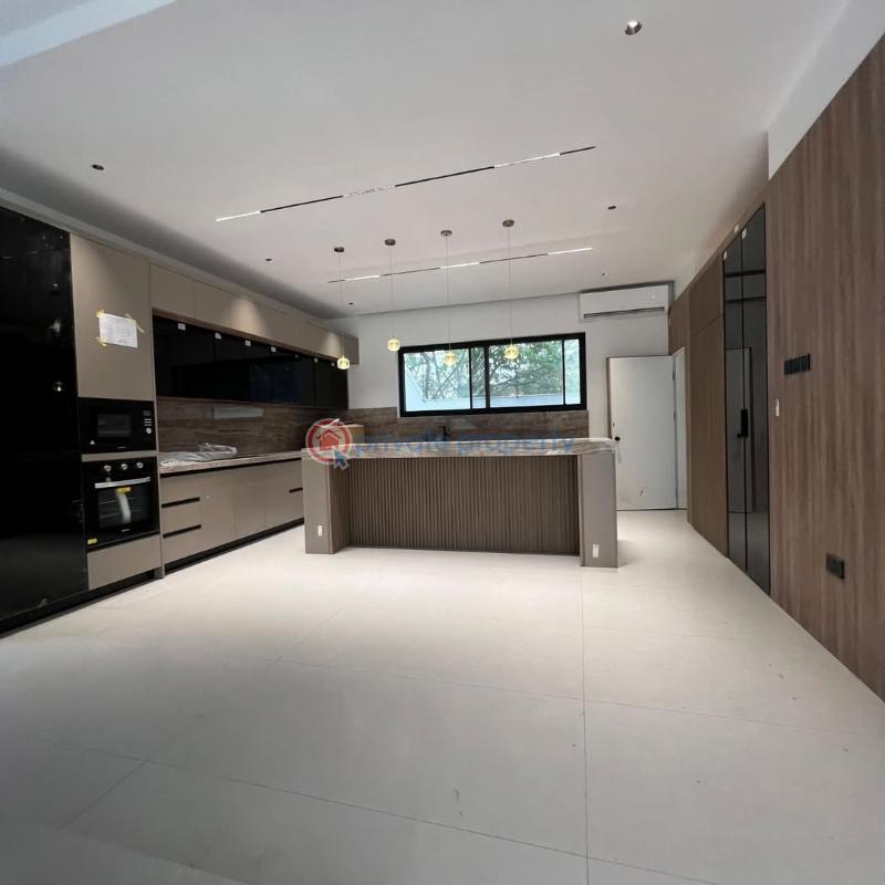 5 bedroom House For Sale Bawaleshie Road East Legon Accra - 3