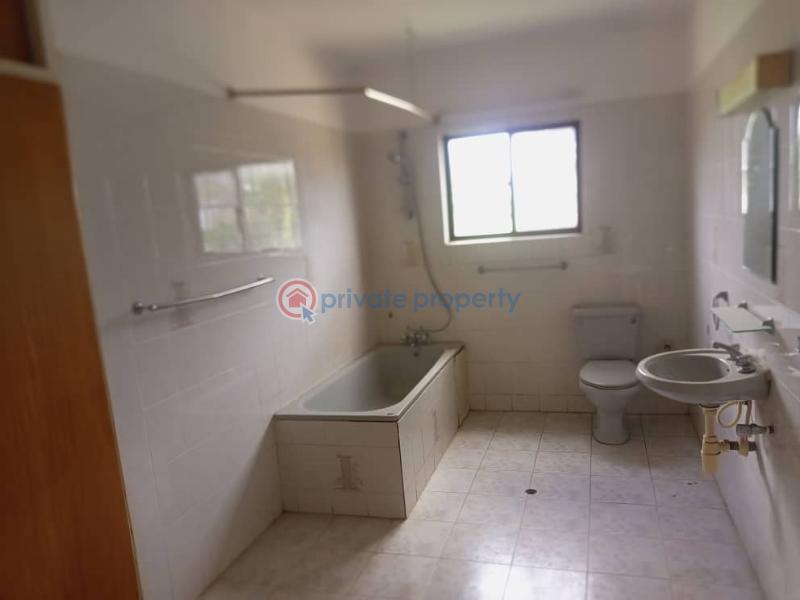 5 bedroom House For Sale Roman Ridge Accra - 17