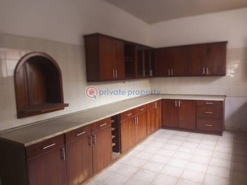 5 bedroom House For Sale Roman Ridge Accra - 11