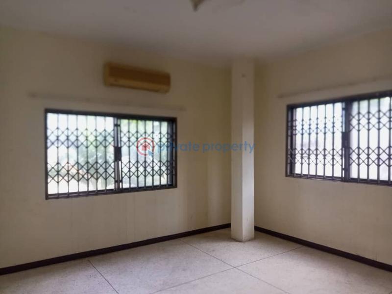 5 bedroom House For Sale Roman Ridge Accra - 9